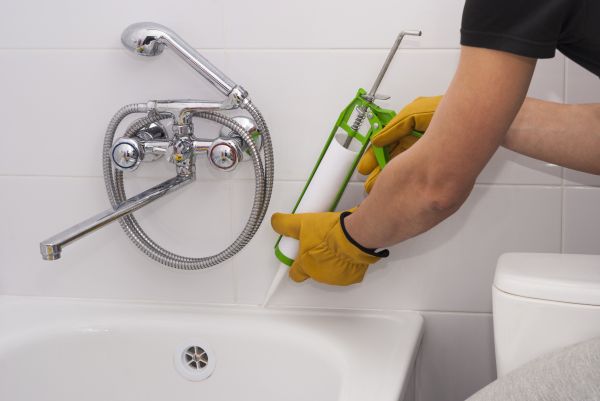 Cost of Bathtub Caulking in Buford