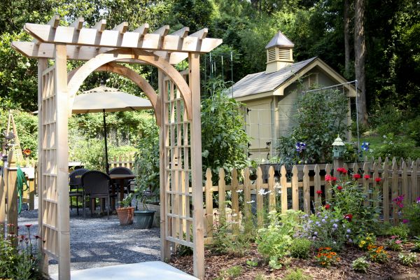 Cost of Trellis Mounting in Buford